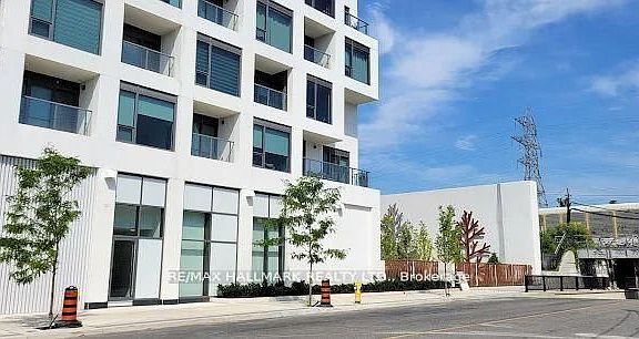 4th image of 280 Howland Ave #Penthouse 23