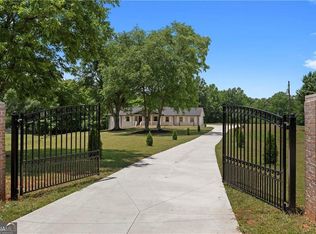 5245 Stonewall Tell Rd, Atlanta, GA 30349