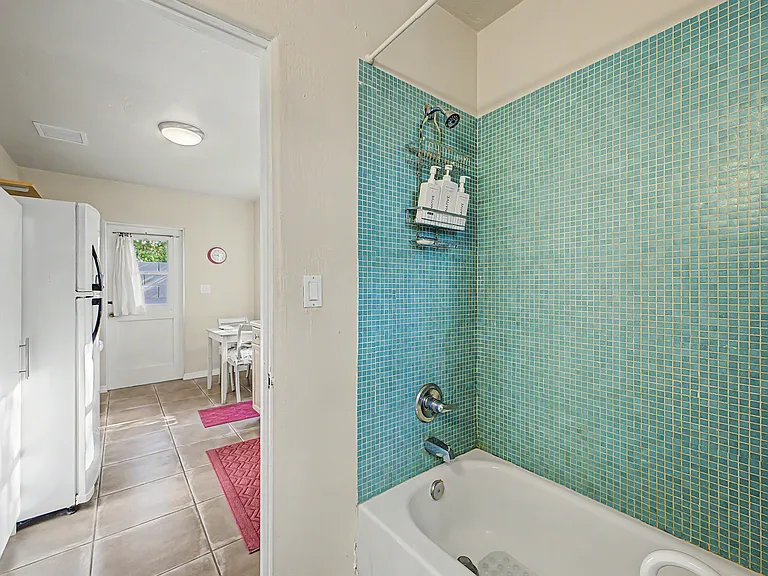 335 W Georgia Ave — Photo 13