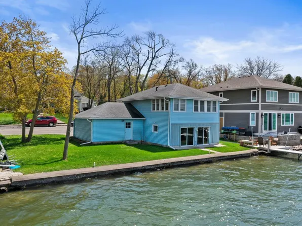 247 Park AVENUE, Pewaukee, WI 53072