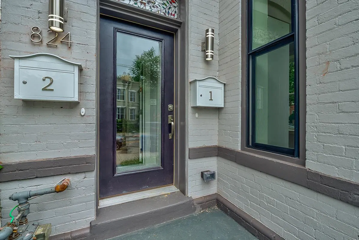 2 bed, 1400 sqft, $3,950 — Photo 2