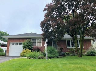 36 Orchard St, Glen Head, NY 11545