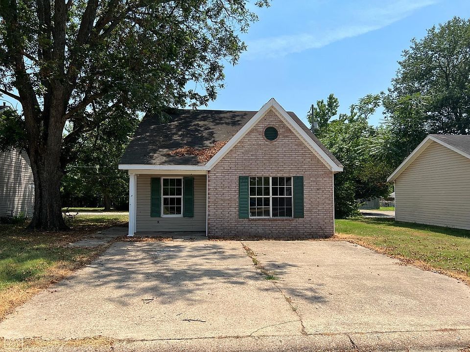 1st image of 107 Landers Ave