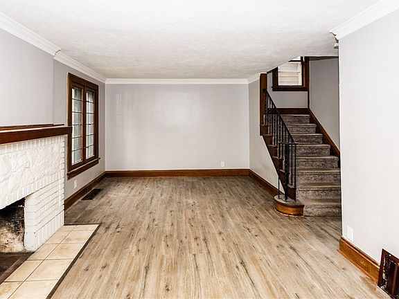 4th image of 858 Roanoke Rd