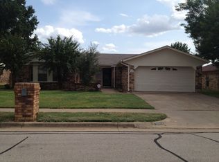 1332 Storm Dr, Bedford, TX 76022