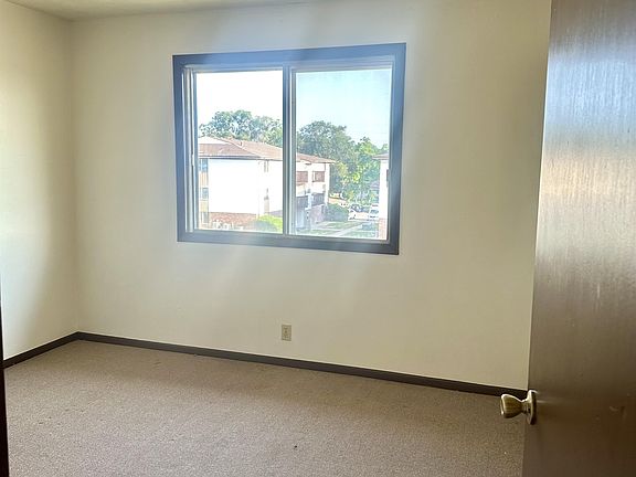 5th image of 2100 N Adams St #17167192