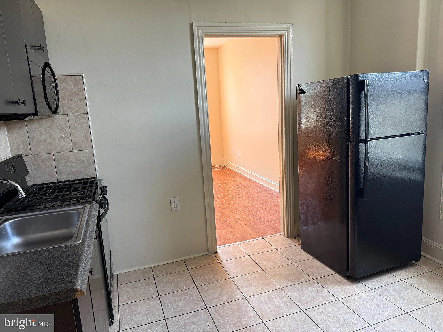 Studio, 1.0 bath, 650 sqft, $1,325 — Photo 3