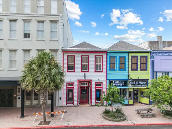 2213 Post Office St, Galveston, TX 77550