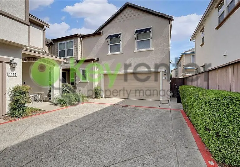 1104 Impressionist Loop — Photo 1