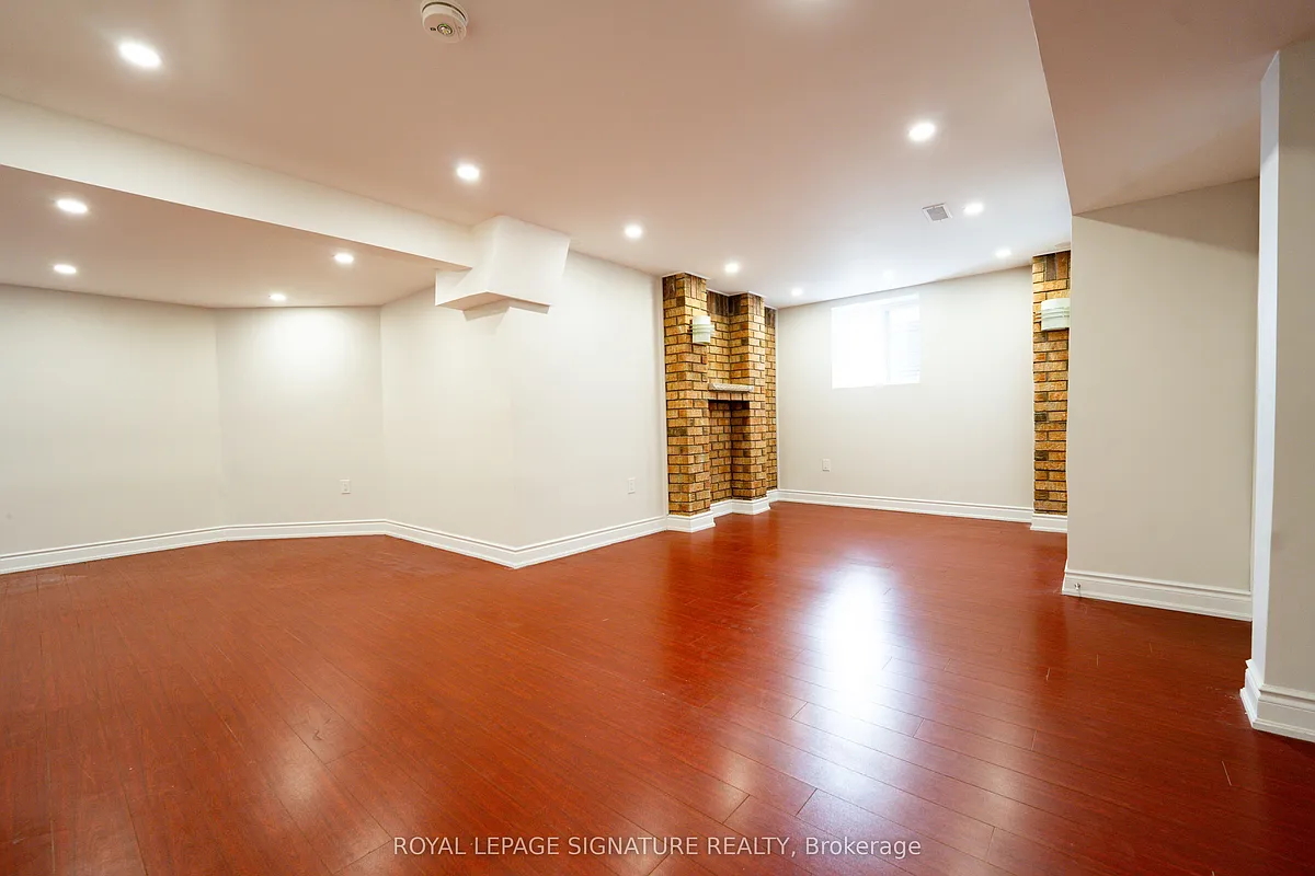Building Photo - 3163 Galbraith Dr #BASEMENT