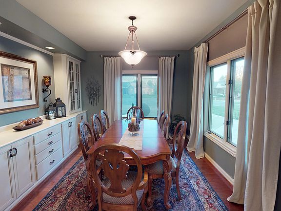 5th image of 2490 Maclean Cir