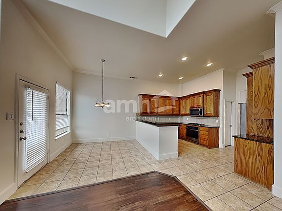 5th image of 1819 Leann Ln