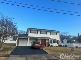 15 Regal Dr, Colonia, NJ 07067