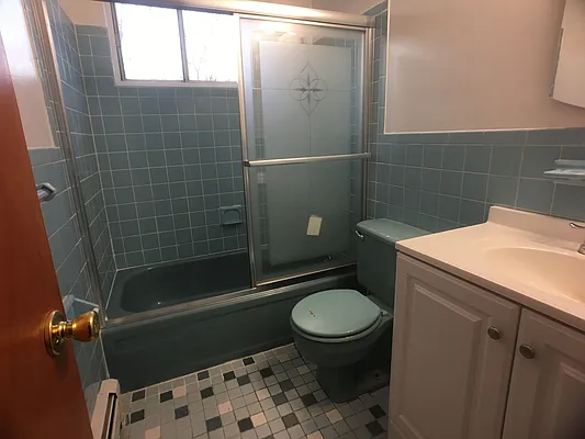 Rented by BuySell Real Estate Inc | media 9