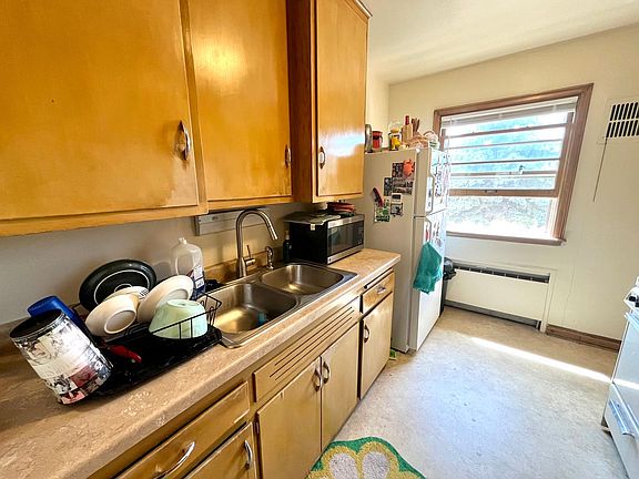 5th image of 4474 N Oakland Ave APT 101