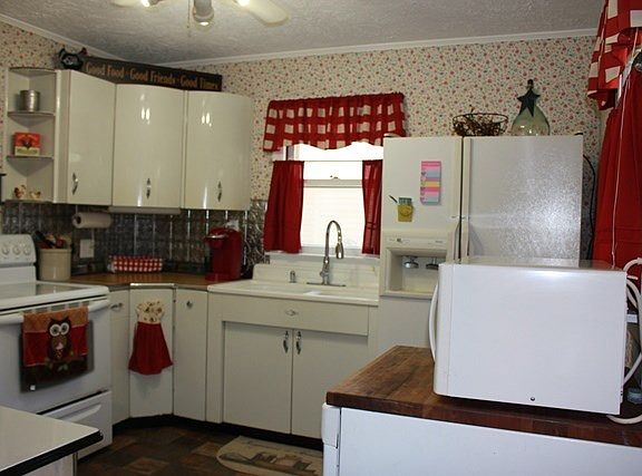 5th image of 418 Cherry St