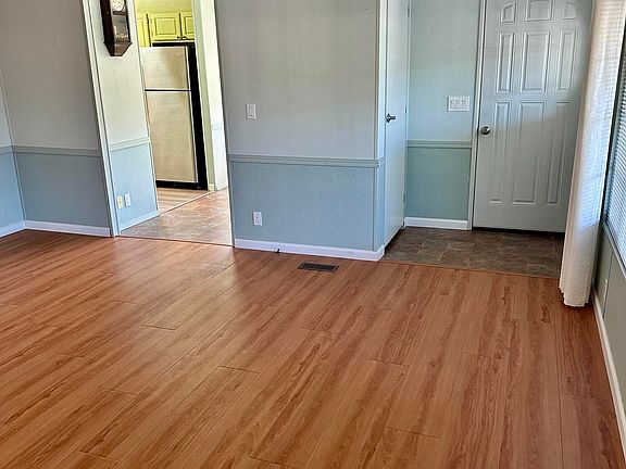 5th image of 149 Monarch Dr