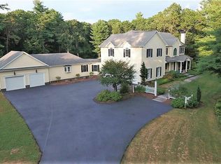 2 Aster Ln, Hope, RI 02831