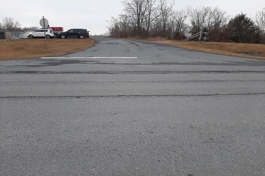 1st image of 93 Black Oak Dr