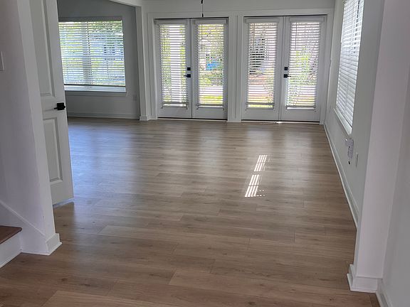 3rd image of 4661 Casablanca Dr