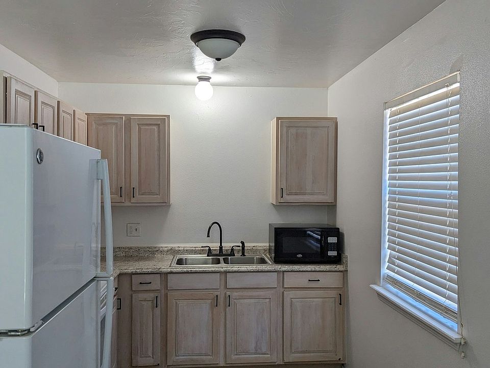 Spacious kitchen with appliances