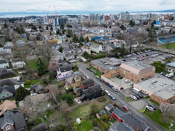 5th image of 2017 Cameron St