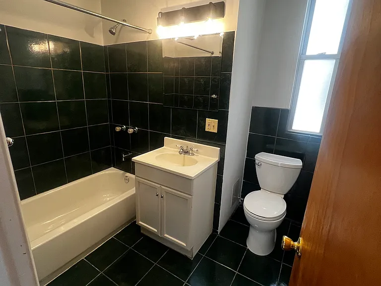 1516 N Greenview Ave #2R — Photo 6