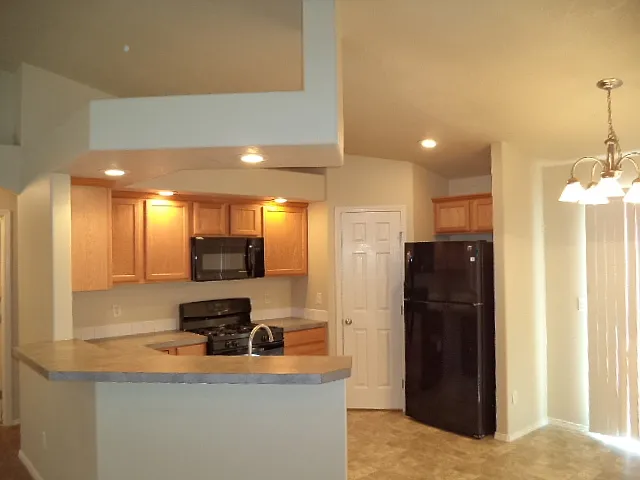 3 bed, 2.0 bath, 1120 sqft, $1,995 — Photo 2