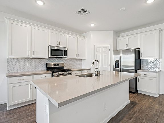 North Copper Canyon - Iris Interior Image 7