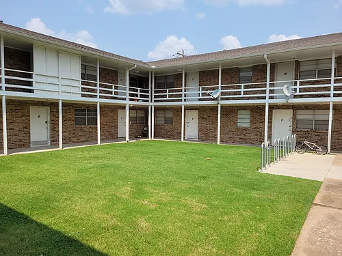 301 N University Dr Photo 1