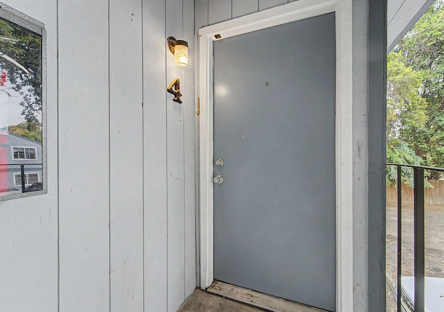 0647 — Photo 2