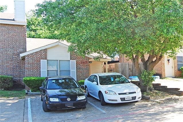 1st image of 143 Country Bend Dr