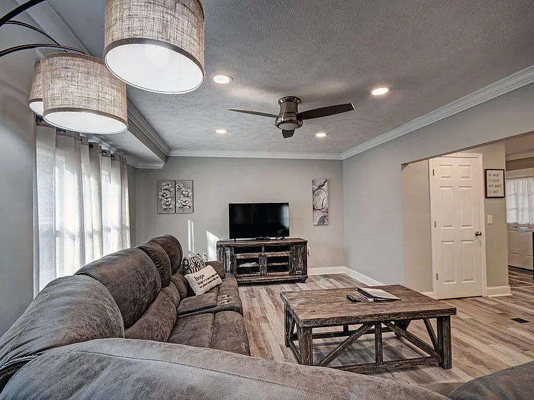 105 Sunset Dr — Photo 6