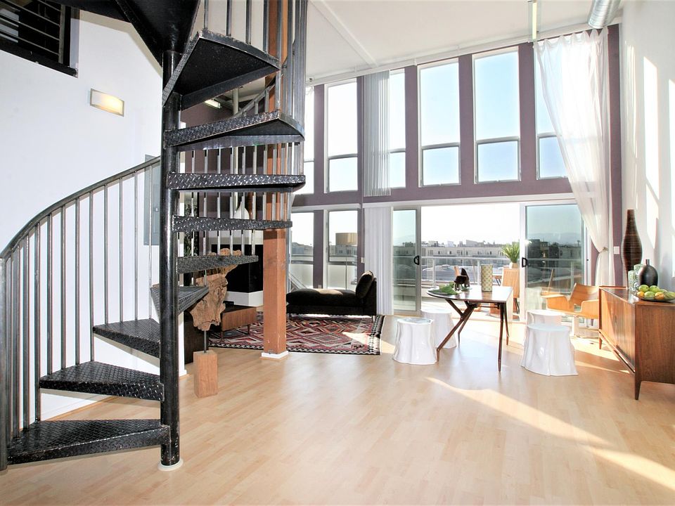 2 Story Penthouse Loft - 2Bed 2Bath