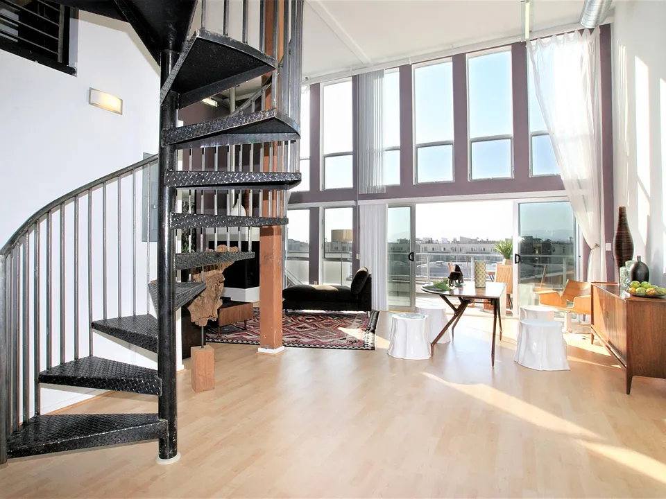 2 Story Penthouse Loft - 2Bed 2Bath