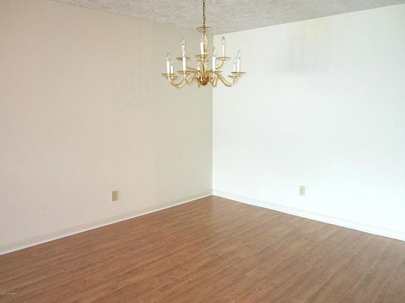 4th image of 1600 Gardiner Ln APT 206B