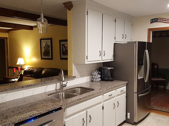 2nd image of 10 Rivergate Dr