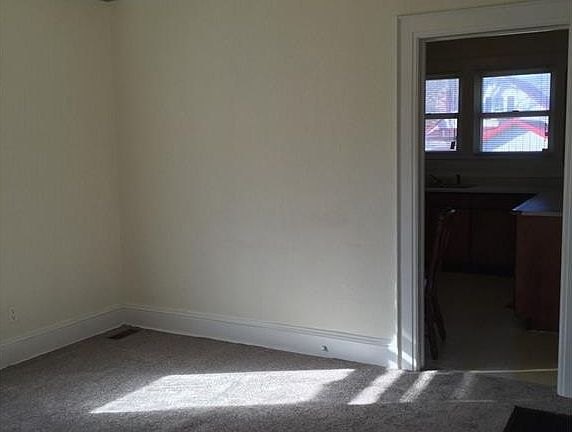 5th image of 141 10th Ave