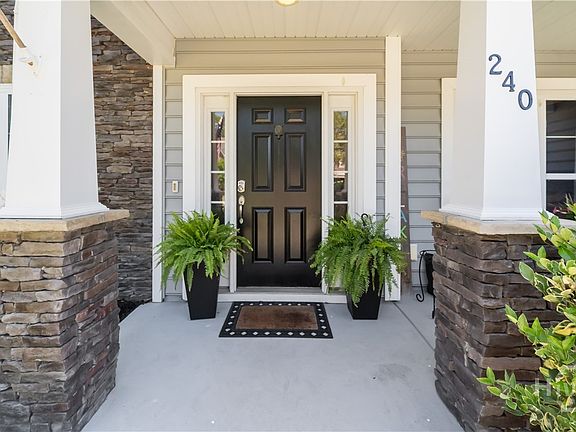 2nd image of 240 Kingswood Drive
