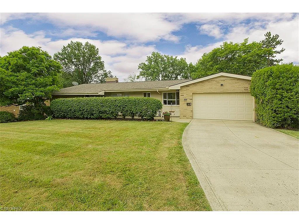 25520 Bryden Rd photo 1