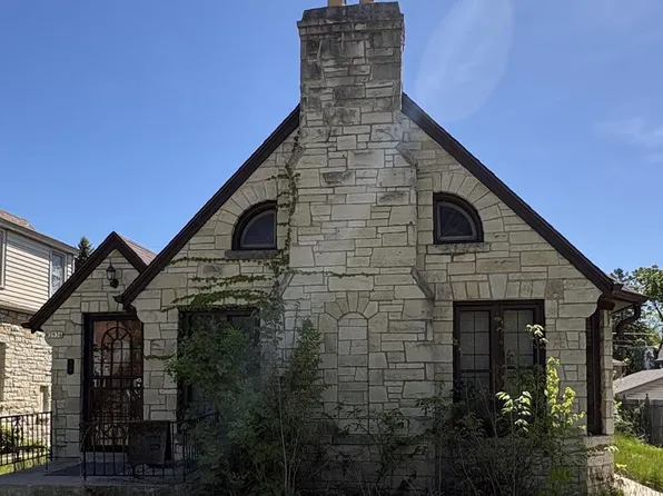 3936 N 44th STREET, Milwaukee, WI 53216