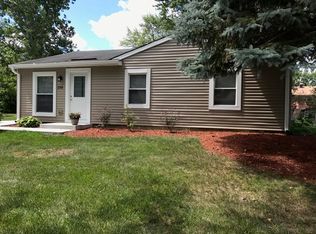 230 W Kennedy Dr, Streamwood, IL 60107