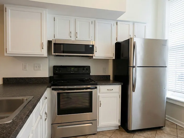 235 King St #1 — Photo 9