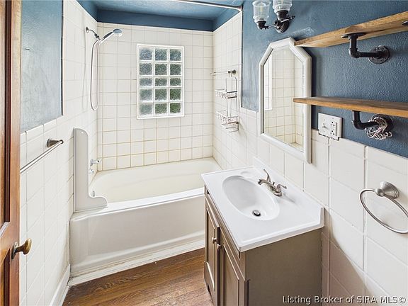 3rd image of 311 Knobloch Avenue