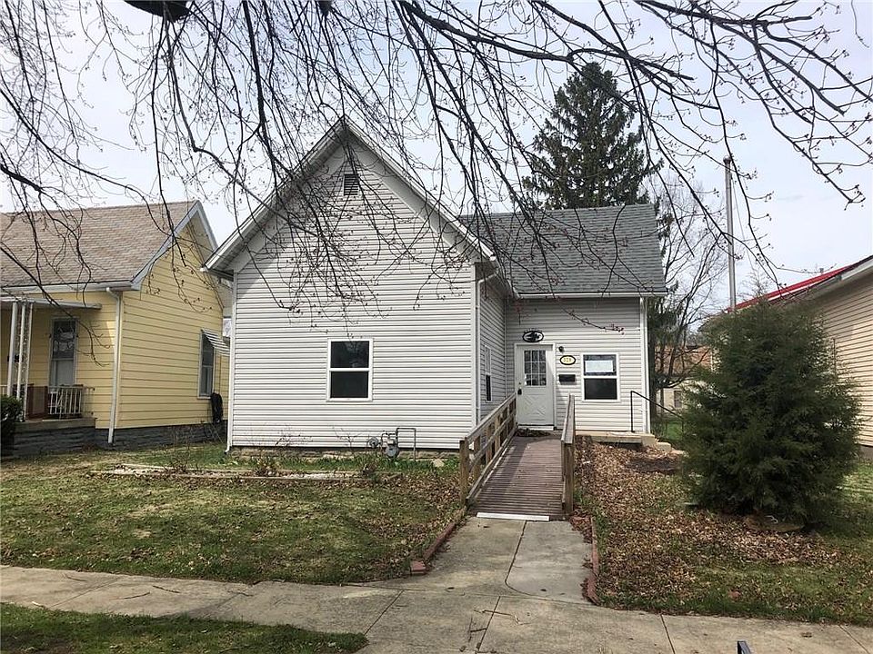 1st image of 328 W 4th St