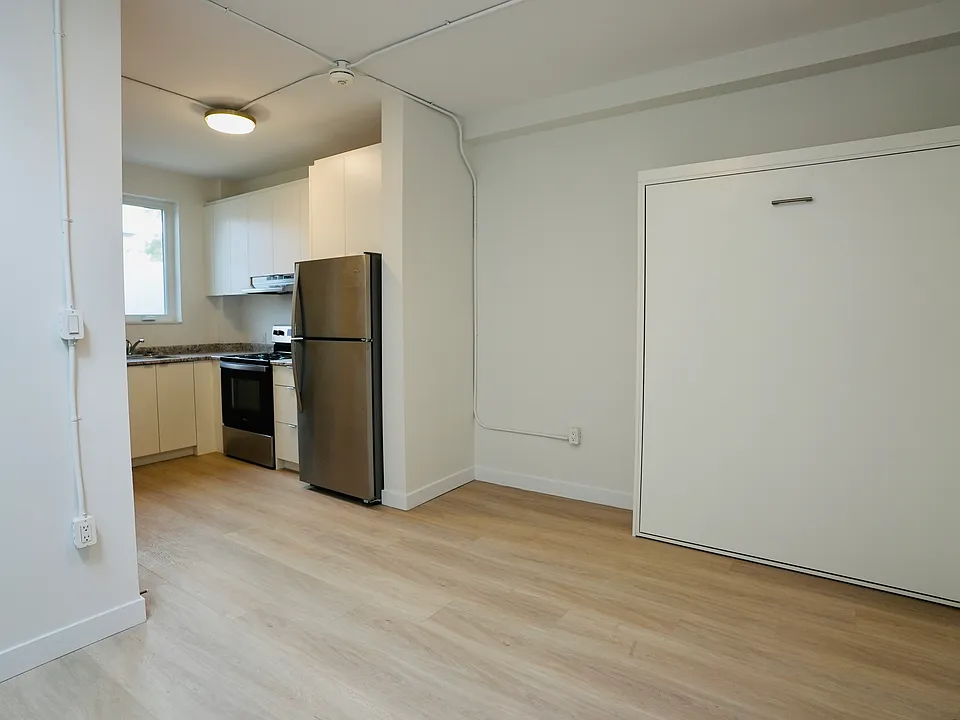 922 Queen St E #2
