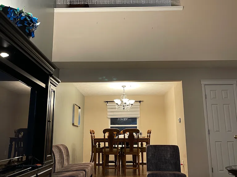 7740 Livingston Dr — Photo 9