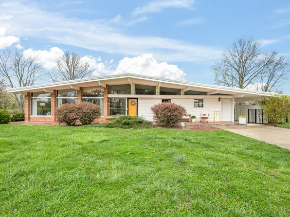 8330 Raintree Dr S, Columbus, IN 47201