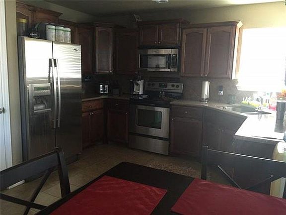4th image of 358 Sugarloaf Ave