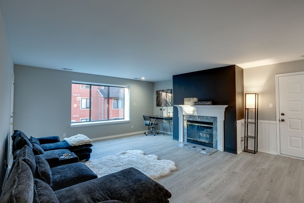 next background image